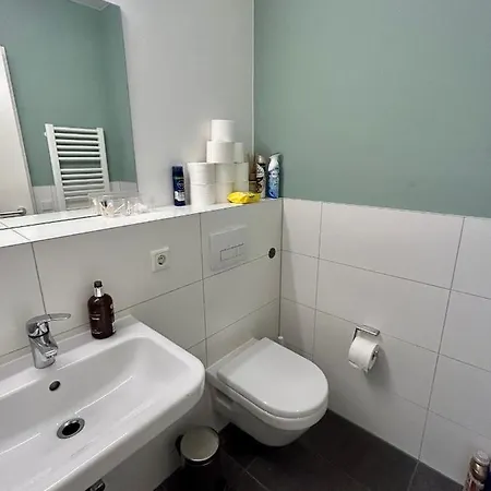 Neukoln Apartment *